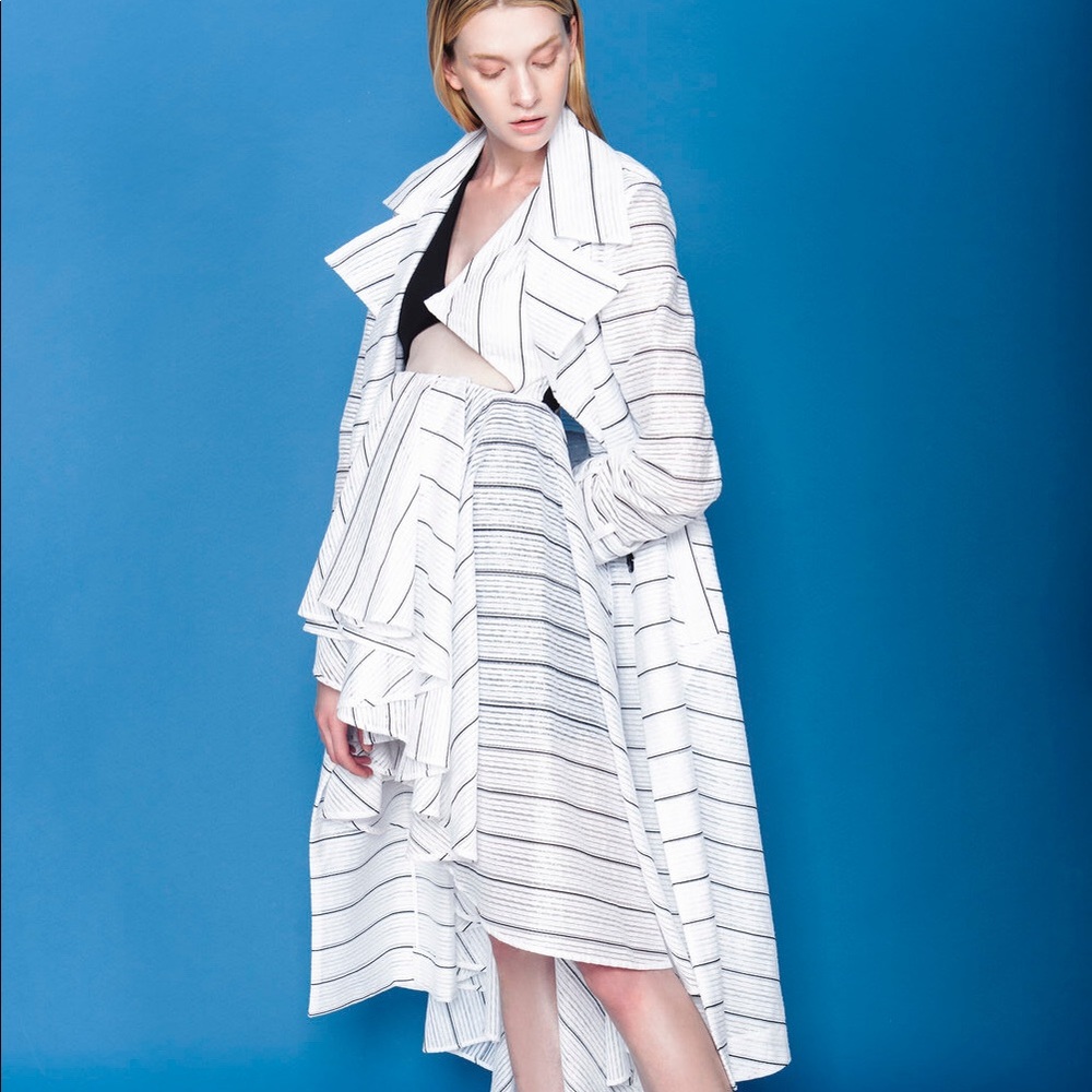 $550 kittima Italy monochrome dress